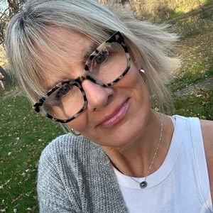 Meet your Posher, Jules